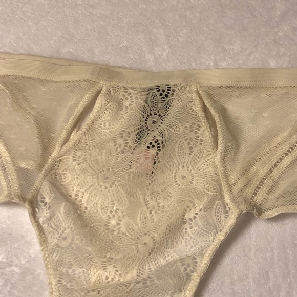 Victoria’s Secret NWT High Waist Lace Thong - Picture 2 of 3